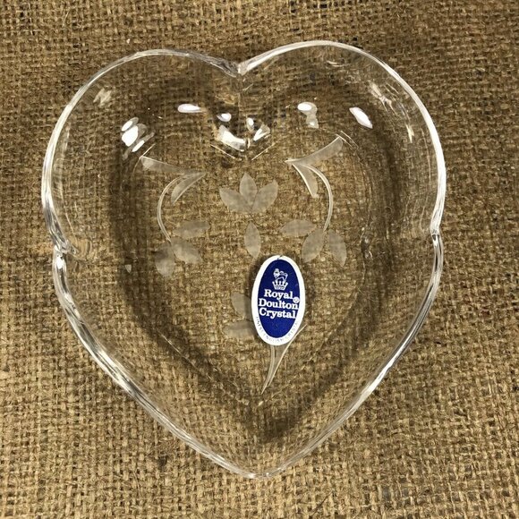 Royal Doulton Crystal Heart Trinket Dishes Etched Floral Dishes Set of 2 - Picture 6 of 7
